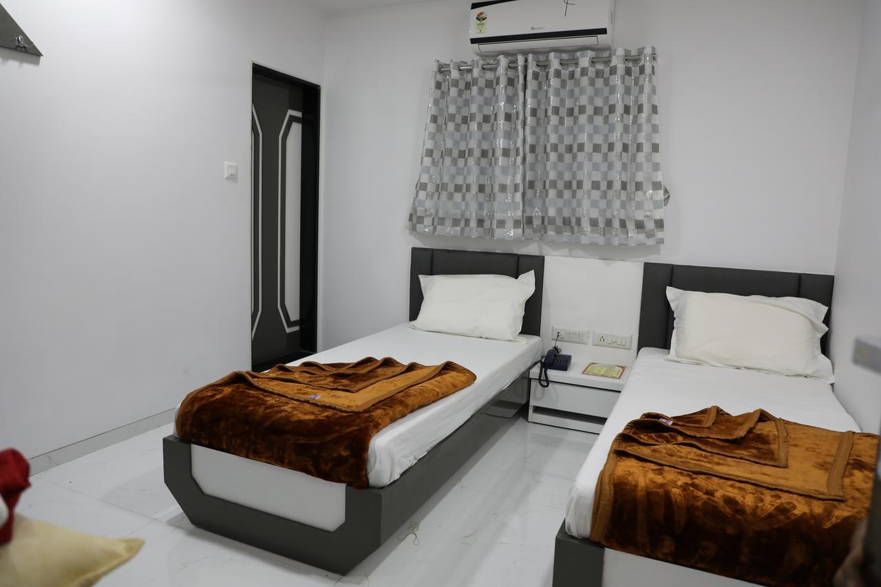 Hotel Pearl Navi Mumbai Exterior foto
