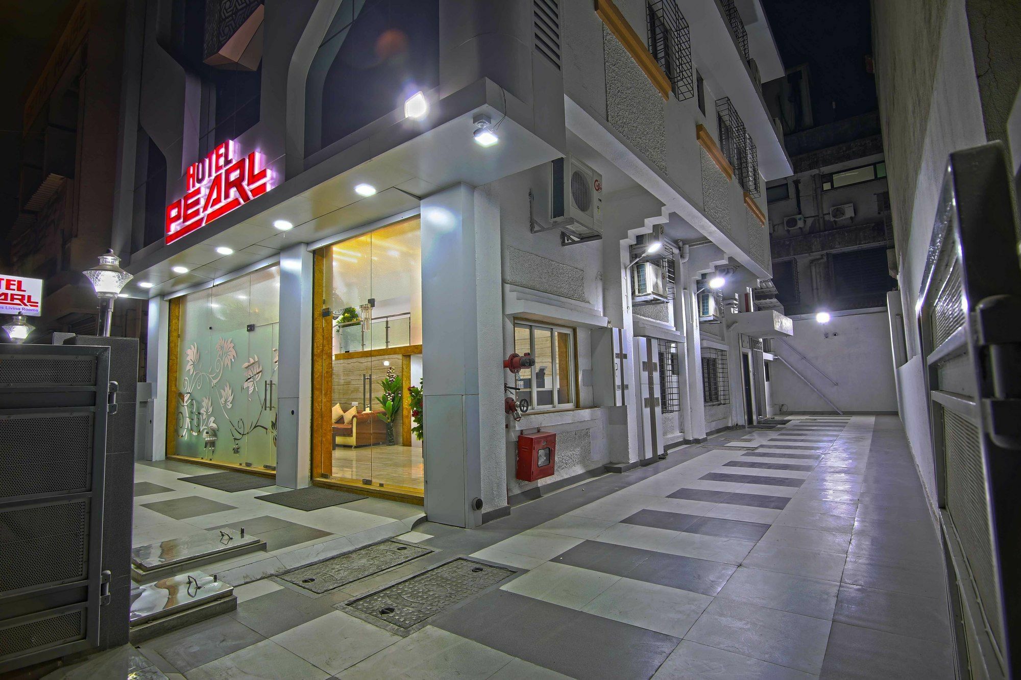 Hotel Pearl Navi Mumbai Exterior foto